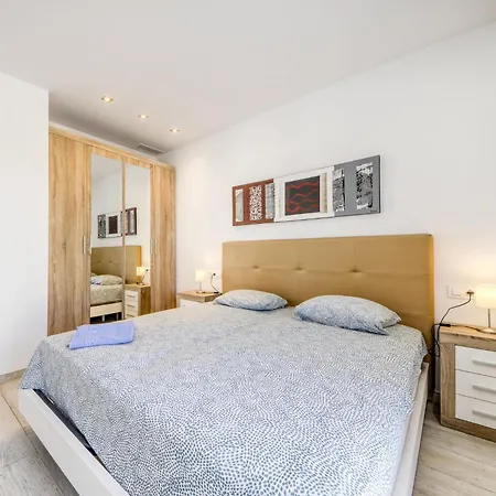 בית נופש Mon Petit Paradis By Interhome אמפוריבראבה