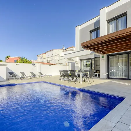 Mon Petit Paradis By Interhome