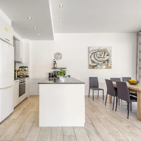 בית נופש Mon Petit Paradis By Interhome אמפוריבראבה